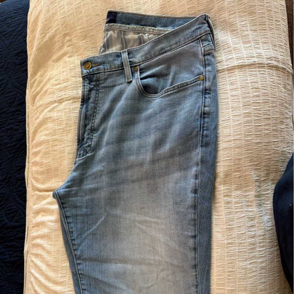 Daniel Cremieux Light Blue Jeans